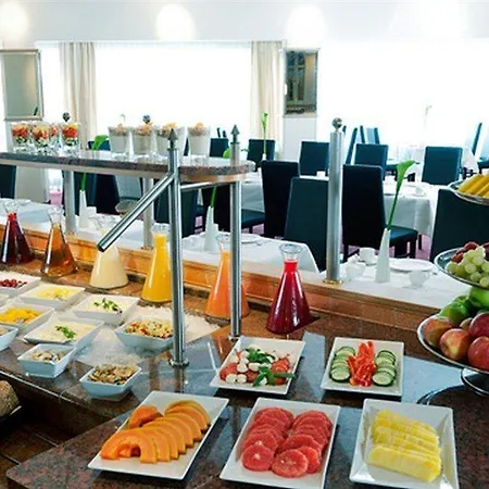 Courtyard By Marriott Magdeburg 4*