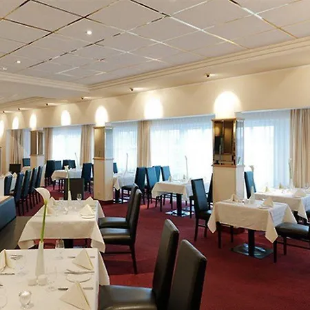 فندق Courtyard By Marriott Magdeburg بارليبين