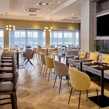 Courtyard By Marriott Magdeburg Hotel