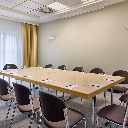 Courtyard By Marriott Magdeburg 4*