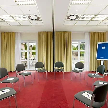Courtyard By Marriott Magdeburg Hotel
