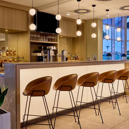 Hotel Courtyard By Marriott Magdeburg 4*