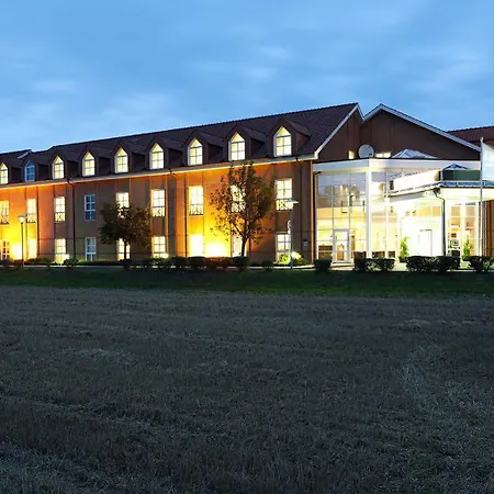Hotel Courtyard By Marriott Magdeburg 4*