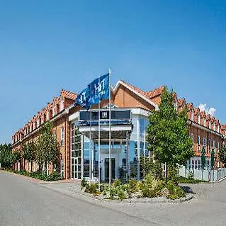 Courtyard By Marriott Magdeburg Hotel